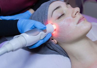 trattamento con tecnologia al viso